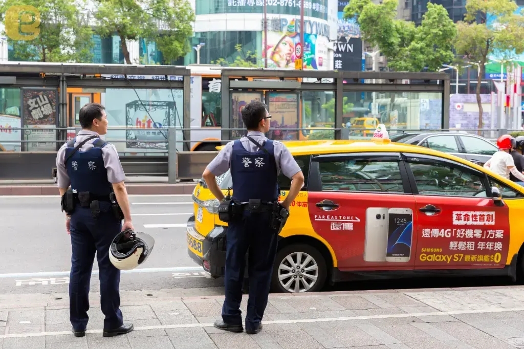 快訊／情資探訪巧遇通緝犯！桃園警「新竹突遭開槍」　肩膀中彈忍痛回擊